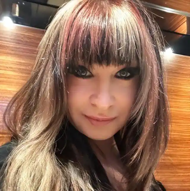 举重冠军带妻子照片领奖_举重冠军的结婚生子_生子举重冠军结婚祝福语