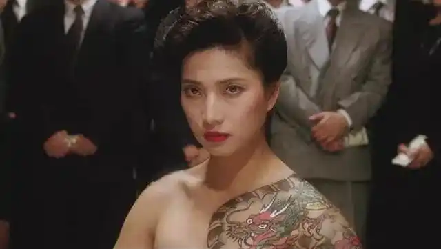 生子举重冠军结婚祝福语_举重冠军带妻子照片领奖_举重冠军的结婚生子