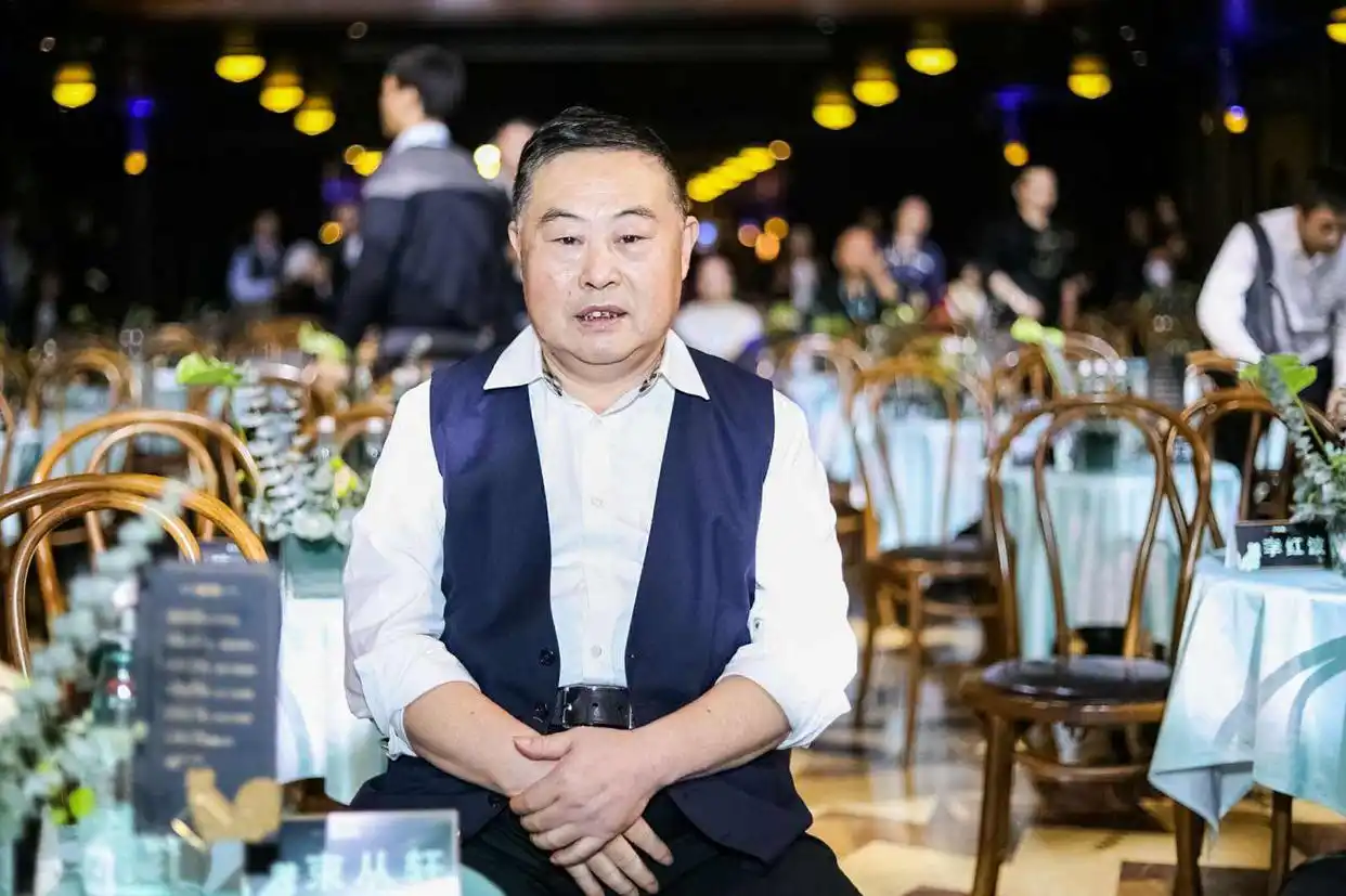 养鸡创业故事_创业卖鸡故事_卖鸡的营销故事